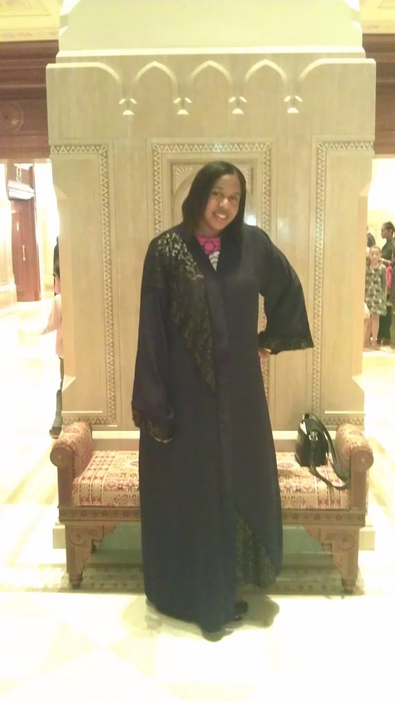 Rocking the abaya Omani style ;-).