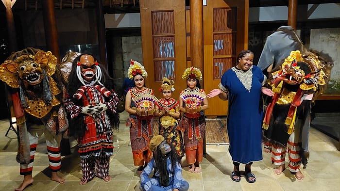 A picture with the performers after the dinner at Alila Ubud during my Bali Indonesia trip. 